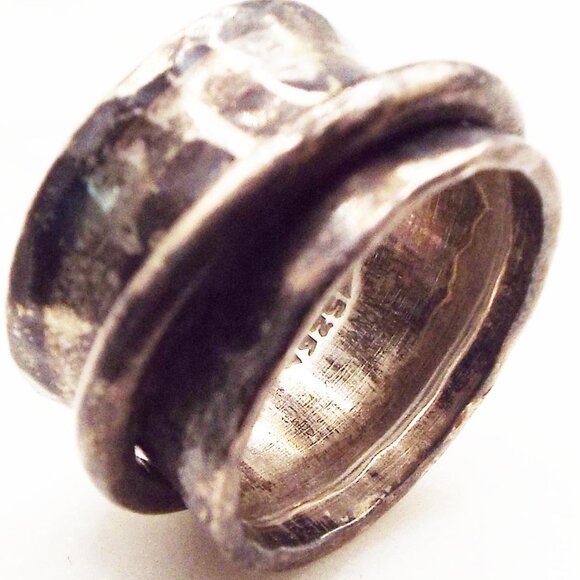 VINTAGE SIMPLY STYLISH STERLING BAND WITH ROLLING RING SZ. 6 RING H - Picture 2 of 3